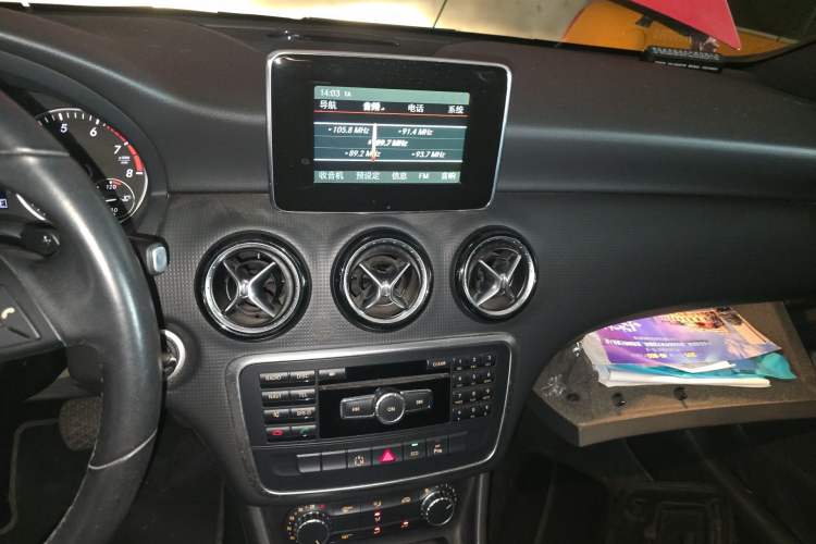 Used Mercedes-Benz A-Class 2013 A 180 Fashion Model Audio And AC Panel