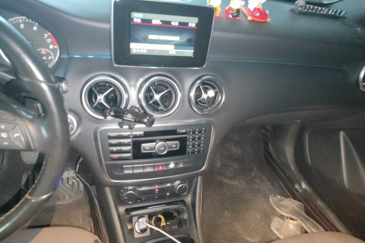 Used Mercedes-Benz A-Class 2013 A 180 Fashion Model Audio And AC Panel
