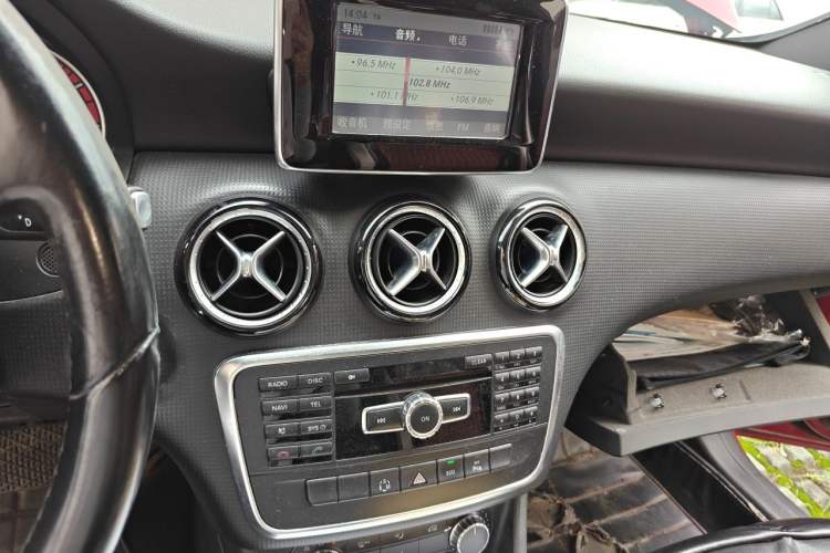 Used Mercedes-Benz A-Class 2013 A 180 Fashion Model Audio And AC Panel