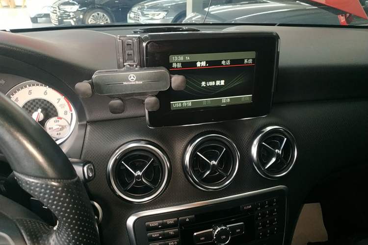 Used Mercedes-Benz A-Class 2013 A 200 Urban Edition Audio And AC Panel