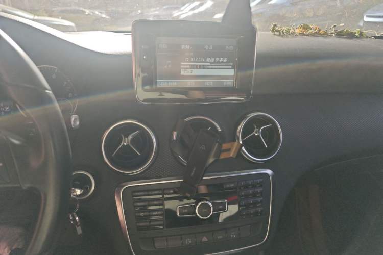 Used Mercedes-Benz A-Class 2013 A 180 Fashion Model Audio And AC Panel