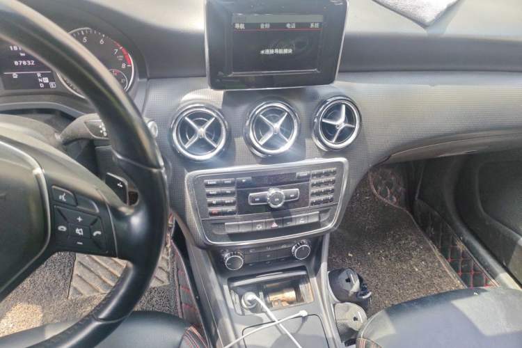 Used Mercedes-Benz A-Class 2013 A 180 Fashion Model Audio And AC Panel
