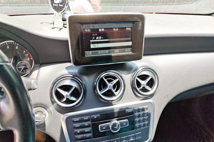 Used Mercedes-Benz A-Class 2013 A 180 Fashion Model Audio And AC Panel