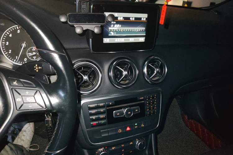 Used Mercedes-Benz A-Class 2013 A 180 Fashion Model Audio And AC Panel