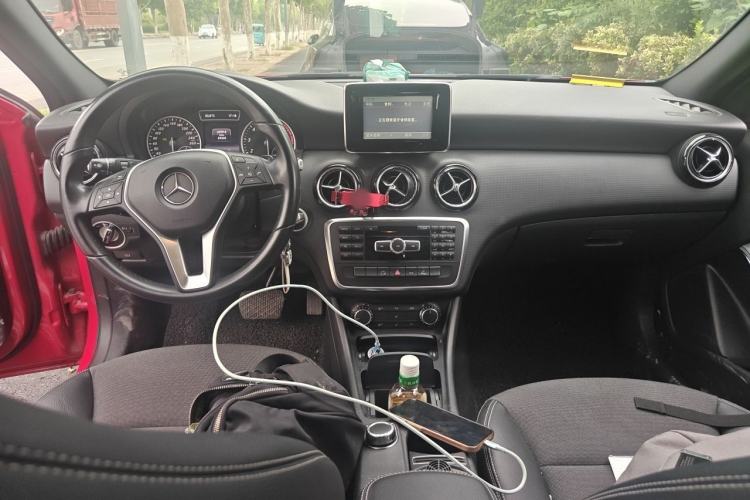 Used Mercedes-Benz A-Class 2013 A 180 Fashion Model Center Console