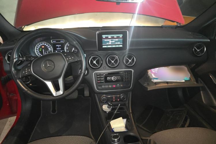 Used Mercedes-Benz A-Class 2013 A 180 Fashion Model Center Console