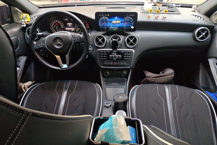 Used Mercedes-Benz A-Class 2013 A 180 Fashion Model Center Console