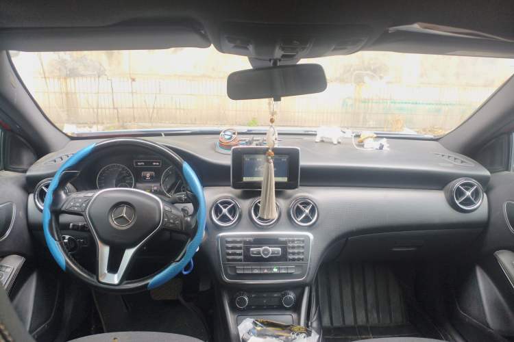 Used Mercedes-Benz A-Class 2013 A 180 Fashion Model Center Console