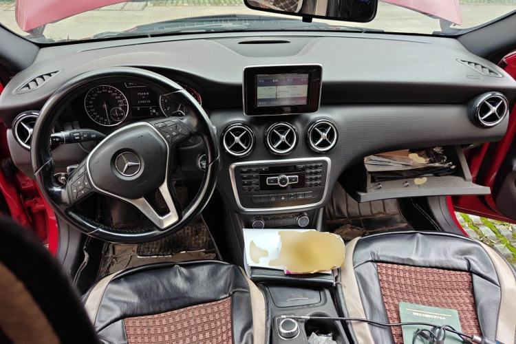 Used Mercedes-Benz A-Class 2013 A 180 Fashion Model Center Console