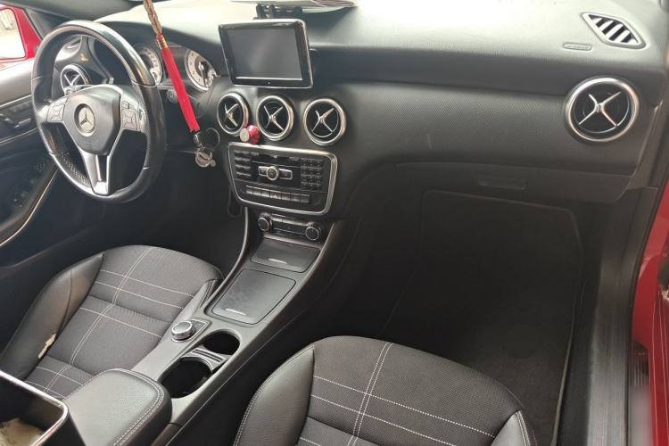 Used Mercedes-Benz A-Class 2013 A 200 Urban Edition Center Console