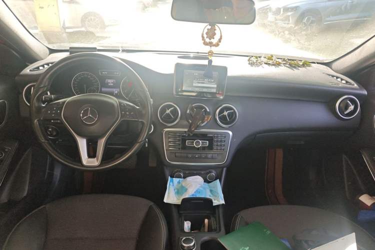 Used Mercedes-Benz A-Class 2013 A 180 Fashion Model Center Console