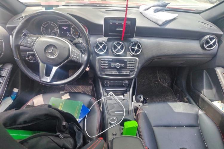 Used Mercedes-Benz A-Class 2013 A 180 Fashion Model Center Console
