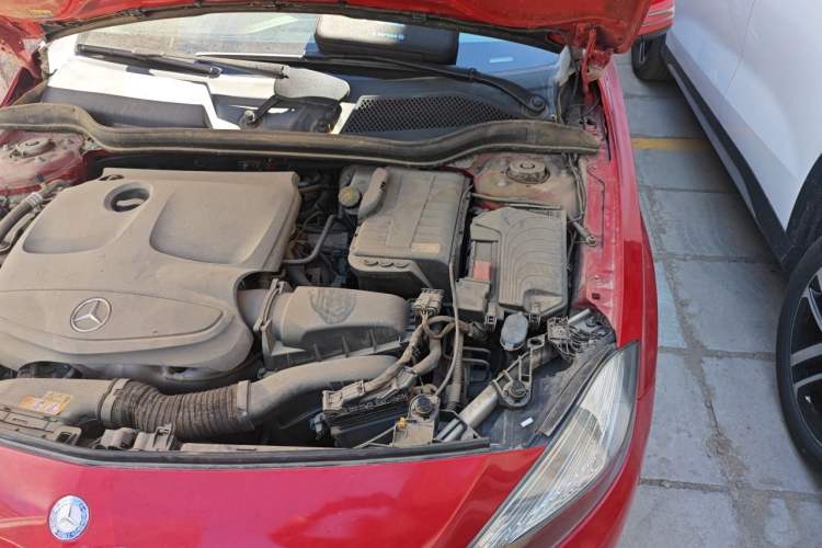 Used Mercedes-Benz A-Class 2013 A 180 Fashion Model Engine Bay Left