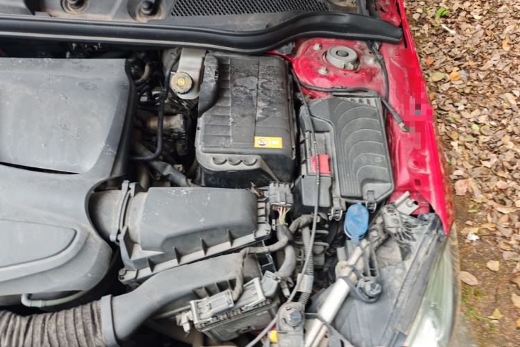 Used Mercedes-Benz A-Class 2013 A 180 Fashion Model Engine Bay Left