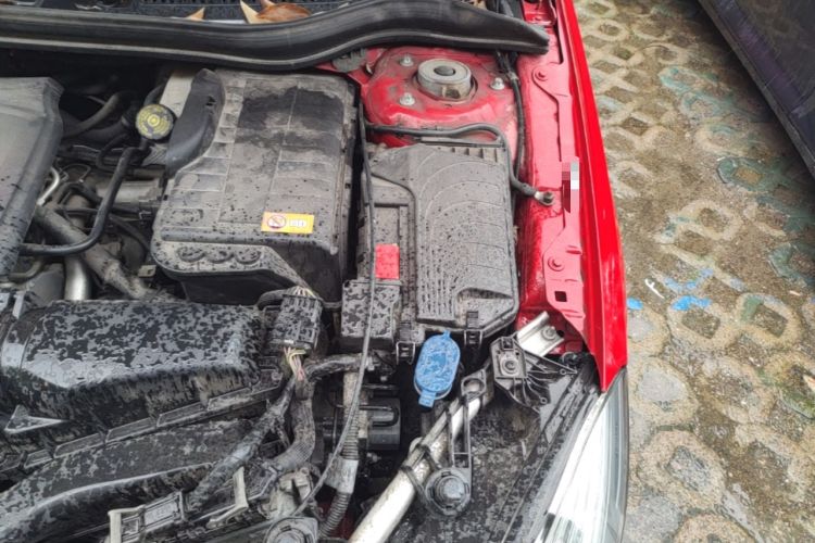 Used Mercedes-Benz A-Class 2013 A 180 Fashion Model Engine Bay Left