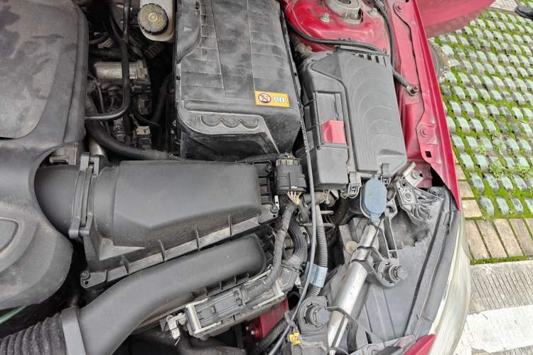 Used Mercedes-Benz A-Class 2013 A 180 Fashion Model Engine Bay Left