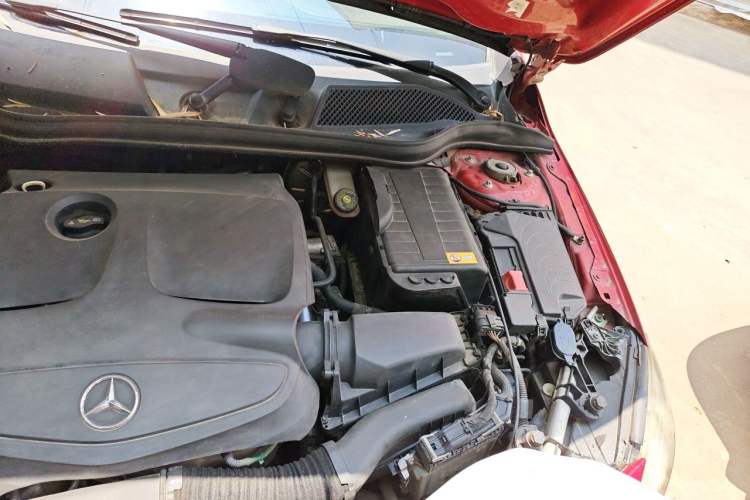 Used Mercedes-Benz A-Class 2013 A 180 Fashion Model Engine Bay Left