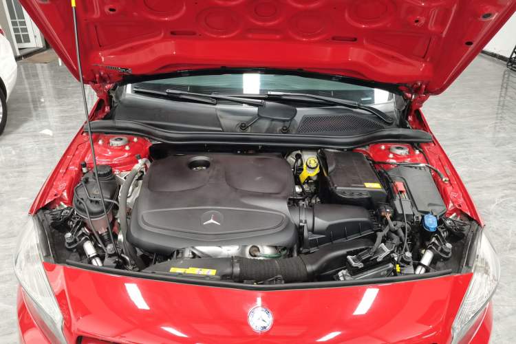 Used Mercedes-Benz A-Class 2013 A 180 Fashion Model Engine Bay