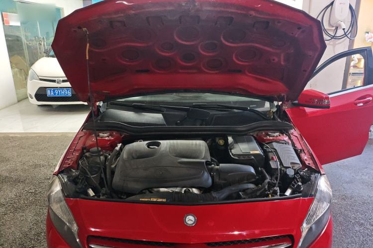 Used Mercedes-Benz A-Class 2013 A 180 Fashion Model Engine Bay