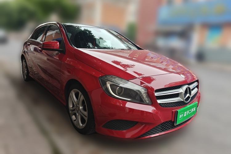 Used Mercedes-Benz A-Class 2013 A 200 Urban Edition Front Right 45 Deg
