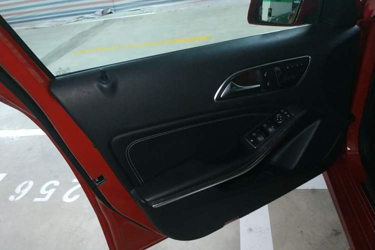 Used Mercedes-Benz A-Class 2013 A 200 Urban Edition Interior 7