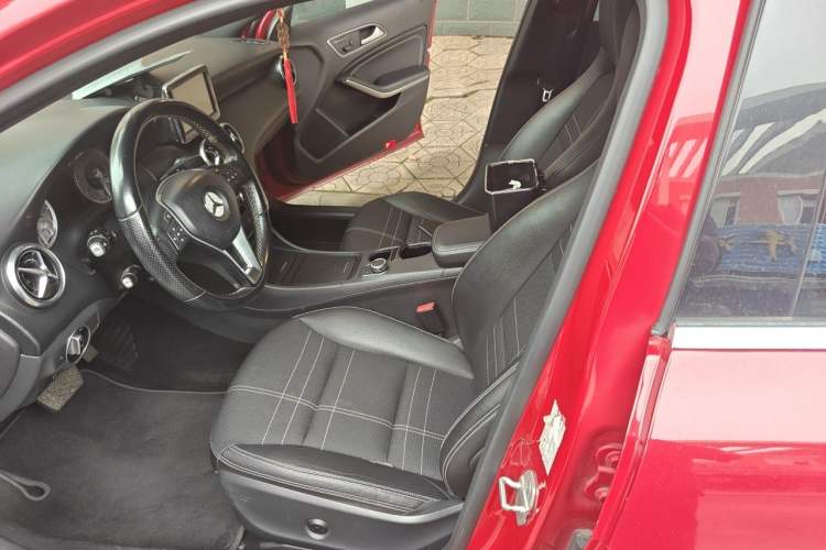 Used Mercedes-Benz A-Class 2013 A 200 Urban Edition Left Front Seat