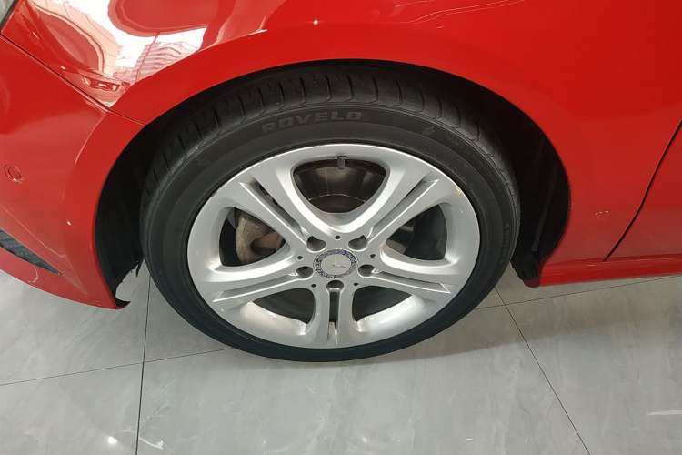 Used Mercedes-Benz A-Class 2013 A 200 Urban Edition Left Front Wheel Hub