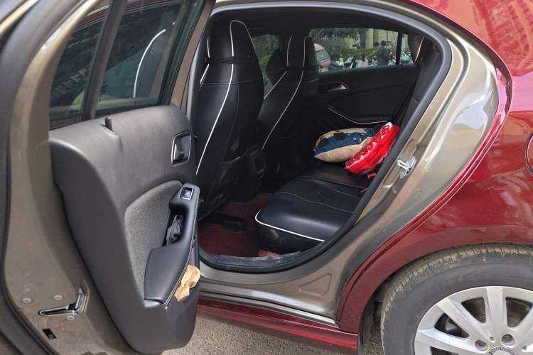Used Mercedes-Benz A-Class 2013 A 180 Fashion Model Left Rear Seat