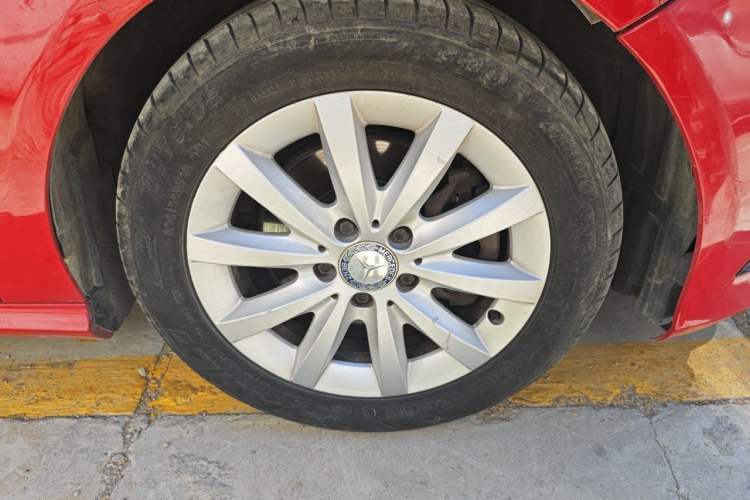 Used Mercedes-Benz A-Class 2013 A 180 Fashion Model Right Front Wheel Hub