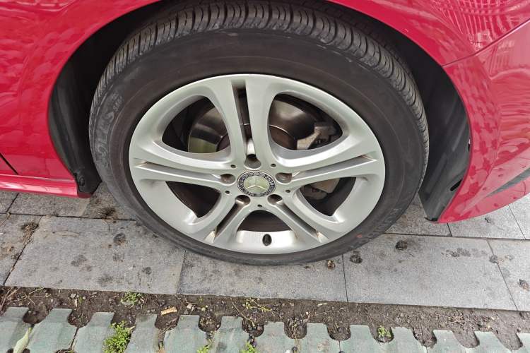 Used Mercedes-Benz A-Class 2013 A 180 Fashion Model Right Front Wheel Hub