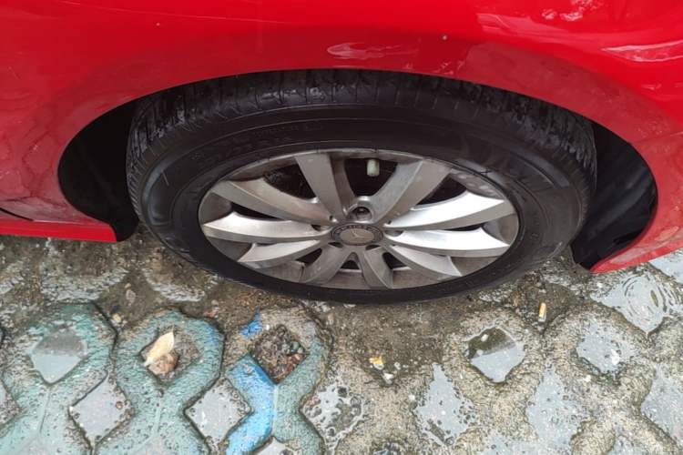 Used Mercedes-Benz A-Class 2013 A 180 Fashion Model Right Front Wheel Hub