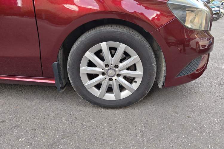 Used Mercedes-Benz A-Class 2013 A 180 Fashion Model Right Front Wheel Hub