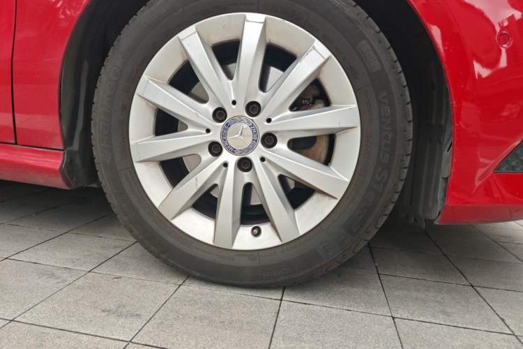 Used Mercedes-Benz A-Class 2013 A 180 Fashion Model Right Front Wheel Hub