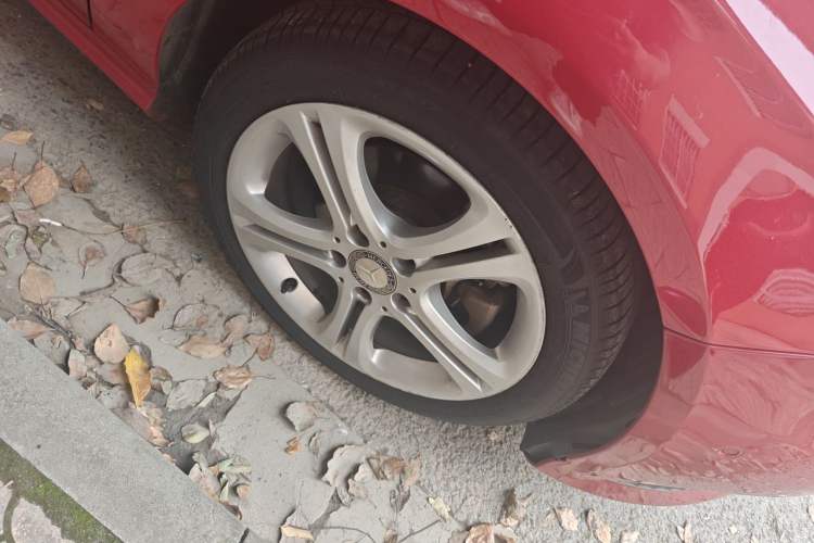 Used Mercedes-Benz A-Class 2013 A 200 Urban Edition Right Front Wheel Hub