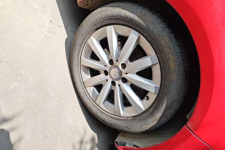 Used Mercedes-Benz A-Class 2013 A 180 Fashion Model Right Front Wheel Hub