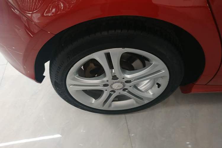 Used Mercedes-Benz A-Class 2013 A 200 Urban Edition Right Rear Wheel Hub
