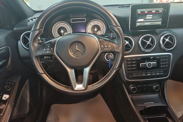 Used Mercedes-Benz A-Class 2013 A 200 Urban Edition Steering Wheel