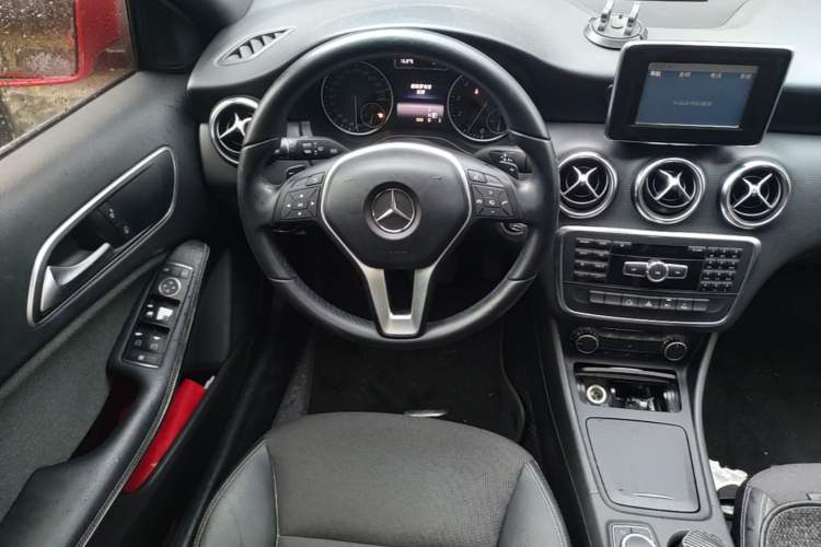 Used Mercedes-Benz A-Class 2013 A 180 Fashion Model Steering Wheel