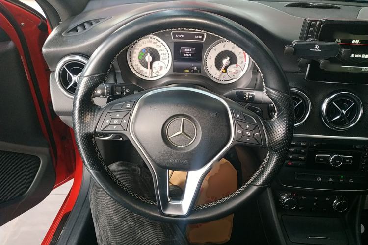 Used Mercedes-Benz A-Class 2013 A 200 Urban Edition Steering Wheel