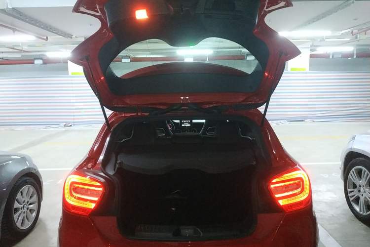 Used Mercedes-Benz A-Class 2013 A 200 Urban Edition Trunk