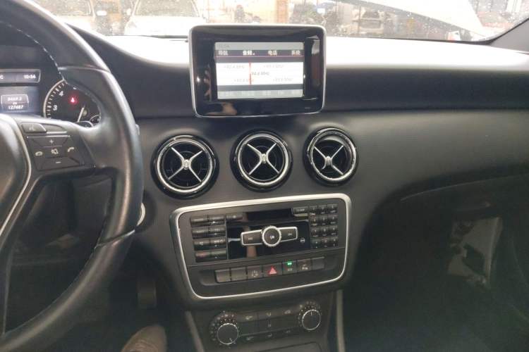 Used Mercedes-Benz A-Class 2013 A 180 Fashion Model Audio And AC Panel