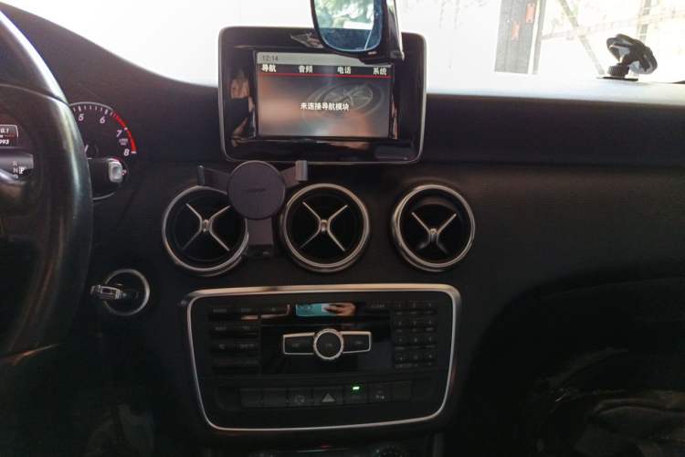 Used Mercedes-Benz A-Class 2013 A 180 Fashion Model Audio And AC Panel