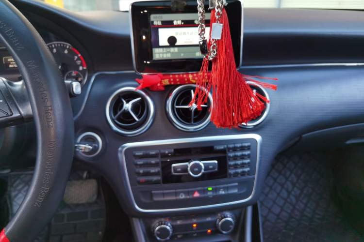 Used Mercedes-Benz A-Class 2013 A 180 Fashion Model Audio And AC Panel