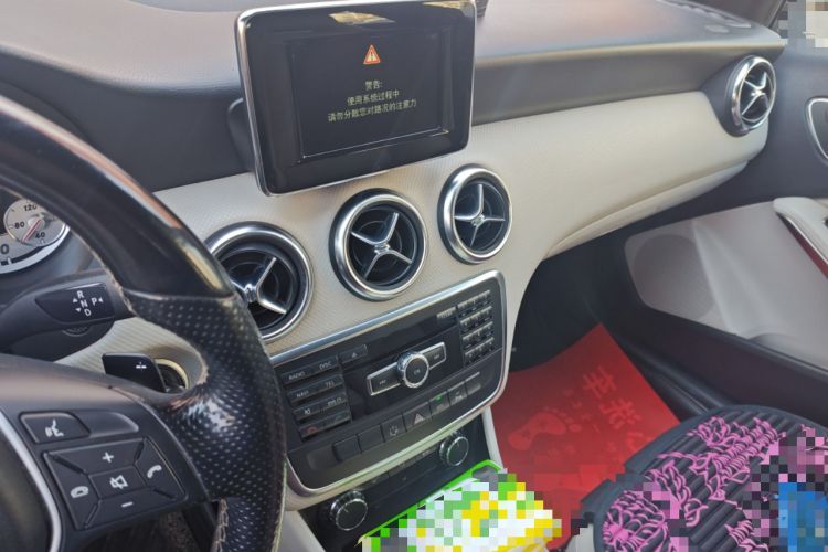 Used Mercedes-Benz A-Class 2013 A 200 Urban Edition Audio And AC Panel