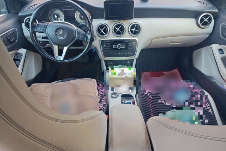Used Mercedes-Benz A-Class 2013 A 200 Urban Edition Center Console