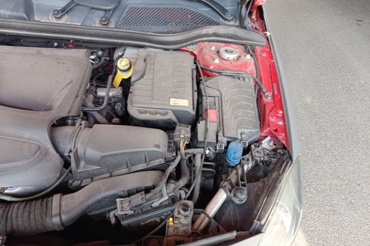 Used Mercedes-Benz A-Class 2013 A 180 Fashion Model Engine Bay Left