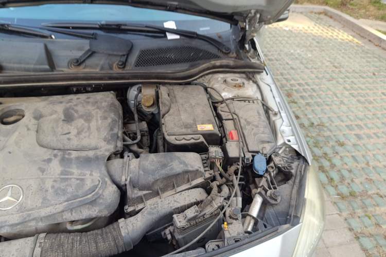 Used Mercedes-Benz A-Class 2013 A 180 Fashion Model Engine Bay Left