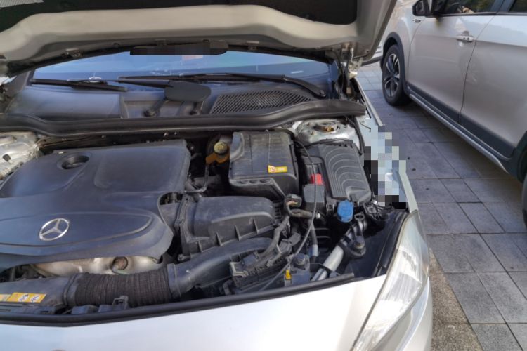Used Mercedes-Benz A-Class 2013 A 180 Fashion Model Engine Bay Left