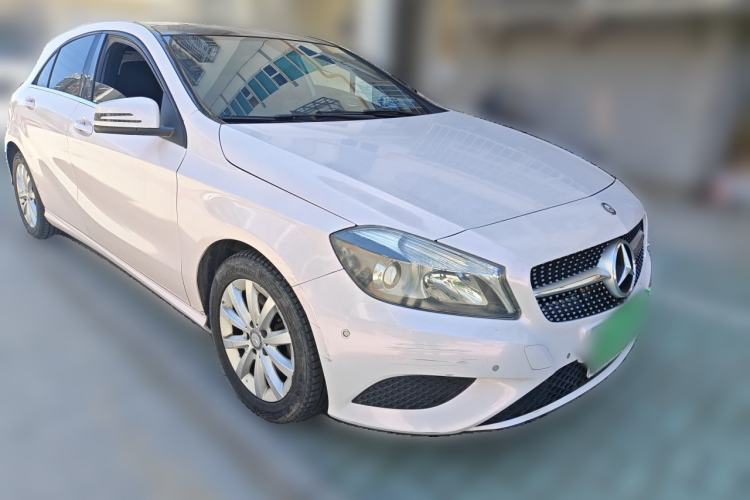 Used Mercedes-Benz A-Class 2013 A 180 Fashion Model Front Right 45 Deg
