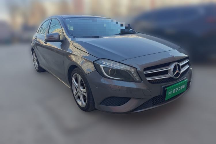 Used Mercedes-Benz A-Class 2013 A 200 Urban Edition Front Right 45 Deg